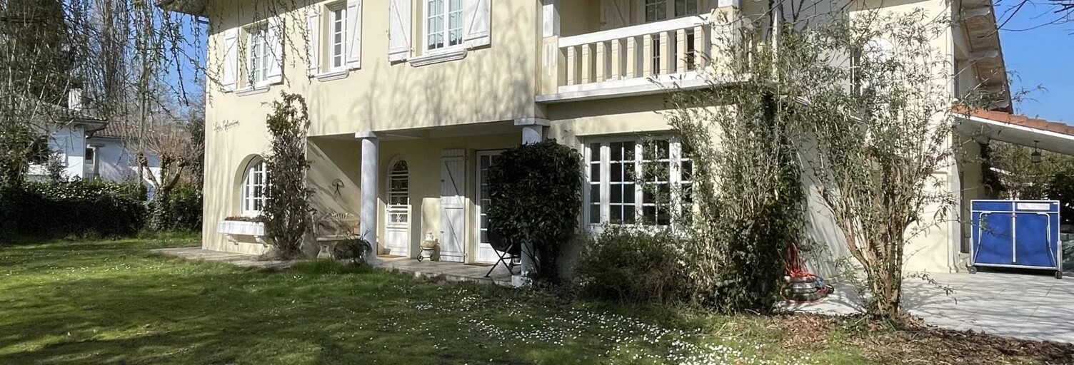 Maison 9 Pièces 267 m² à vendre à Pouillon (40350)