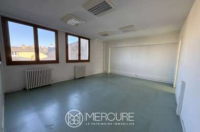 Appartement 12 pièces 294000 €
