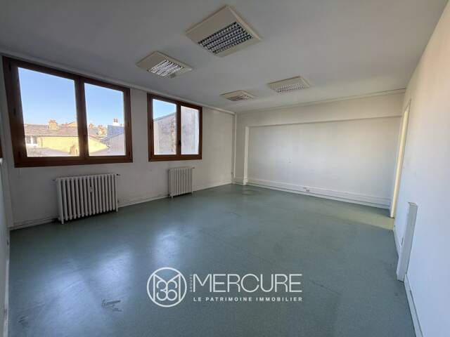 APPARTEMENT 181 m² avec 5 PARKINGS — photo du bien