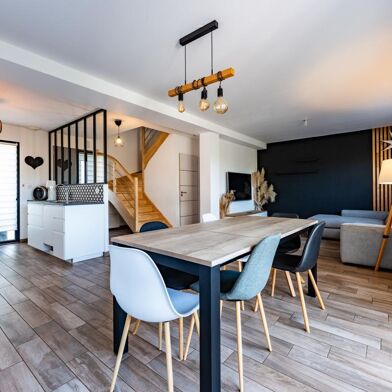 Maison 4 pièces 381600 €