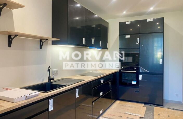 CENTRE BOURG - MAISON DE FAMILLE 153 m2 - COUR ET GARAGE 151000 € — photo 2