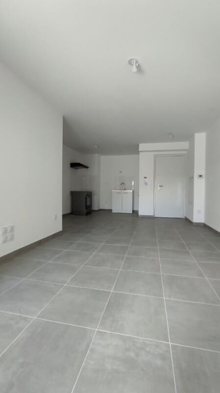 A louer Appartement Toulon 2 pièce(s) 43.85 m2; terrasse et parking