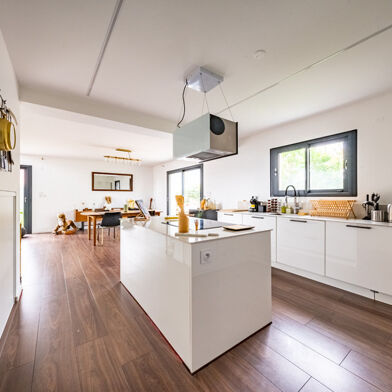 Maison 6 pièces 399000 €