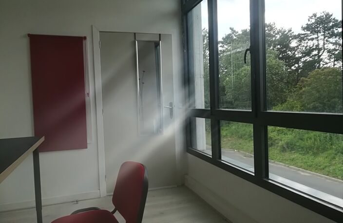 A louer BAILLY ROMAINVILLIERS (77) Bureau de 33 m2 — photo 2