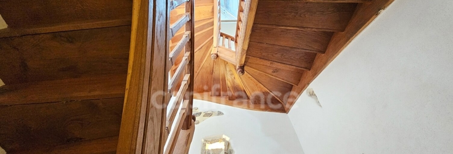 Maison 9 Pièces 182 m² à vendre à Bussières (42510)