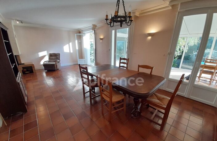 Maison à vendre sur sous-sol total - secteur Plogonnec - Surface habitable 134 m2 - 6 pièces- 4 chambres - 1 bureau- véranda- jardin-parcelle de 2794 m2 — photo 3