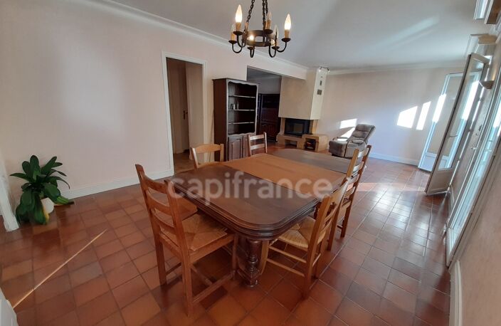 Maison à vendre sur sous-sol total - secteur Plogonnec - Surface habitable 134 m2 - 6 pièces- 4 chambres - 1 bureau- véranda- jardin-parcelle de 2794 m2 — photo 5