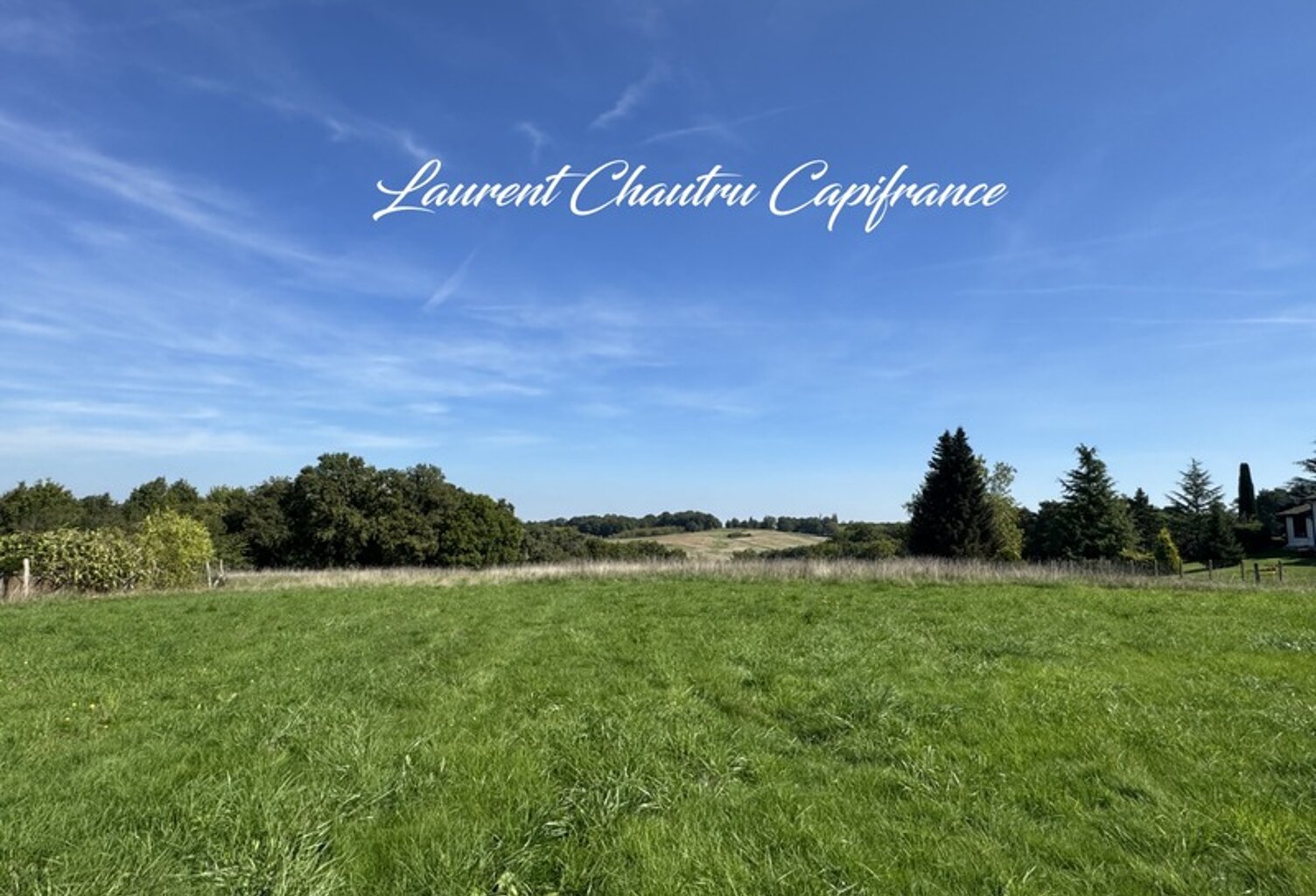 Terrain plat 2744m² - Vue dégagée - Environnement calme — photo 1