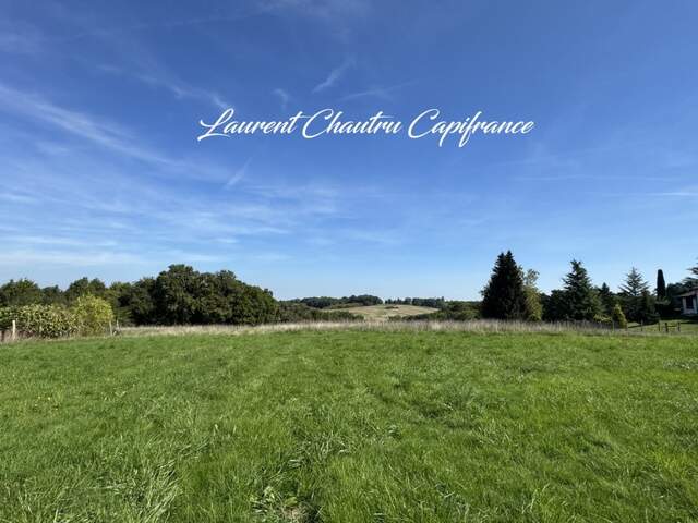 Terrain plat 2744m² - Vue dégagée - Environnement calme — photo du bien