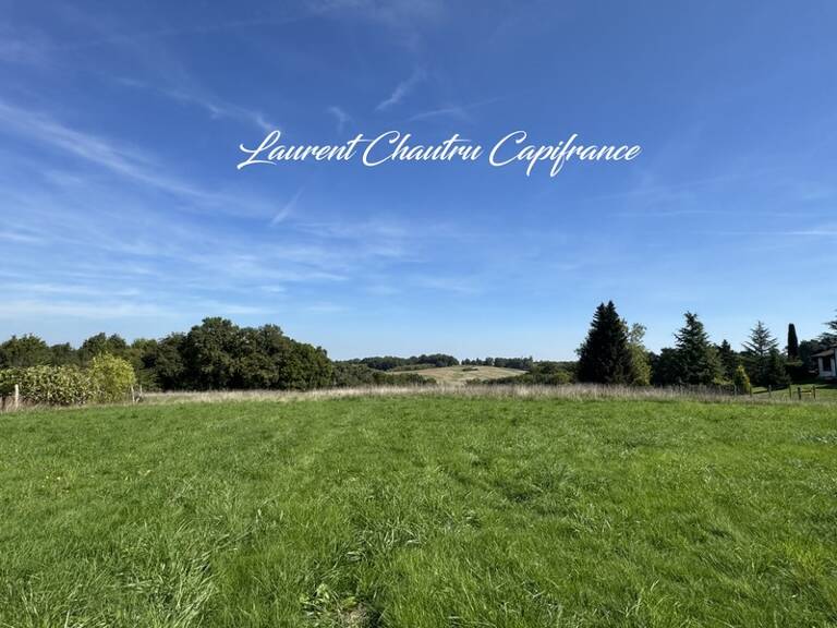 Terrain plat 2744m² - Vue dégagée - Environnement calme — photo 1