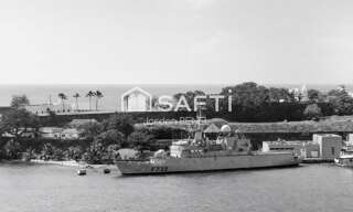 Commerce 10 Pièces 2400 m² à vendre à Fort-de-France (97200)