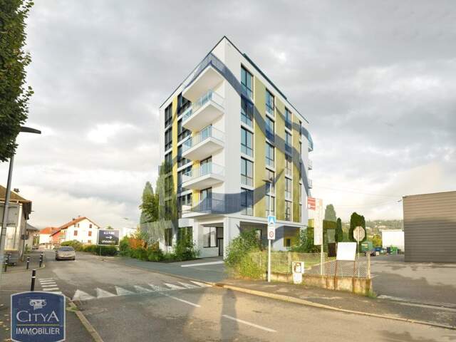 Bureau 1 pièce 57 m² à Bassens — photo du bien