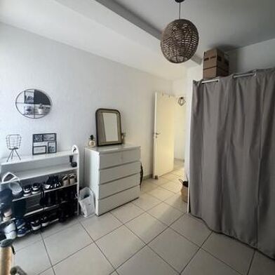 Appartement 3 pièces 810 €