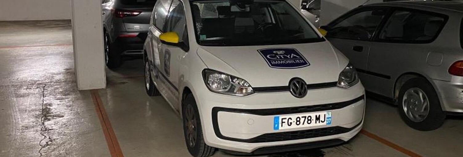 Garage   m² à louer à Tours (37000)