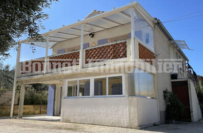 Villa en excellent état à Nyons, divisée en 2 appartements T — photo du bien