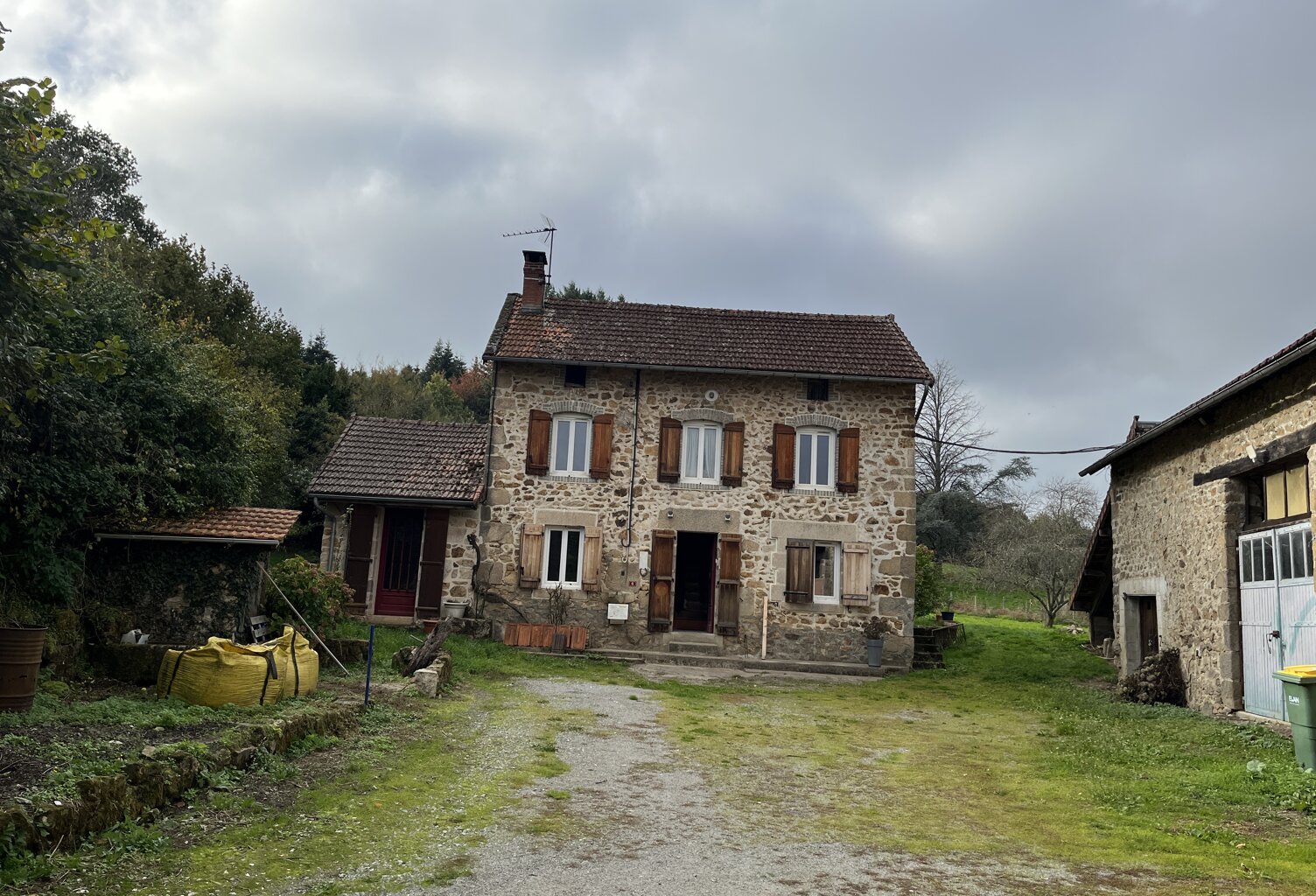 Vente maison   Les Billanges (87340) — photo 1