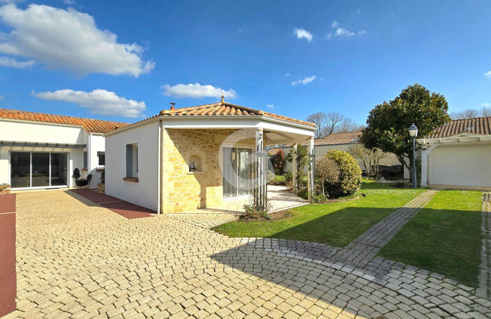 MAISON 5 PIECES 164M² A VENDRE JARD SUR MER — photo 2