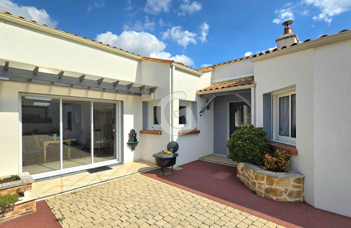 MAISON 5 PIECES 164M² A VENDRE JARD SUR MER — photo 3