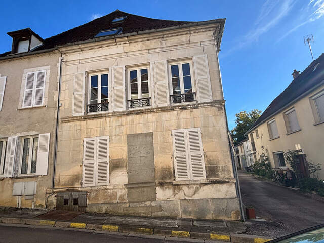 Immeuble Epineuil — photo du bien
