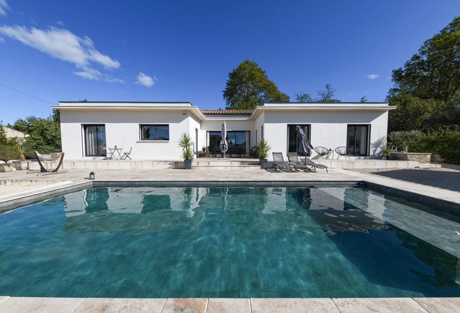 Villa contemporaine avec piscine à Uzès à pied — photo 1