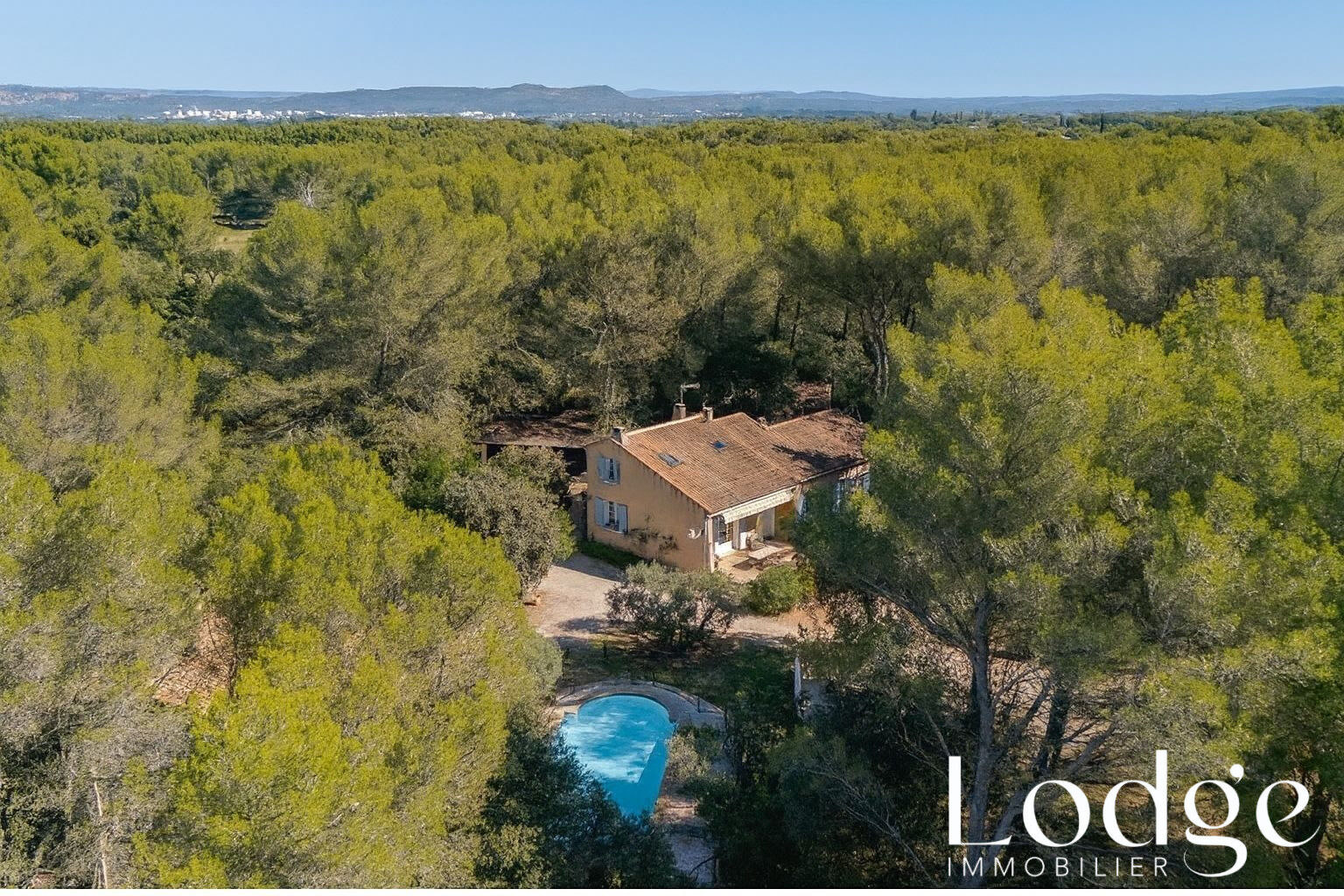 Villa / Maison  T15 à vendre Grans 13450