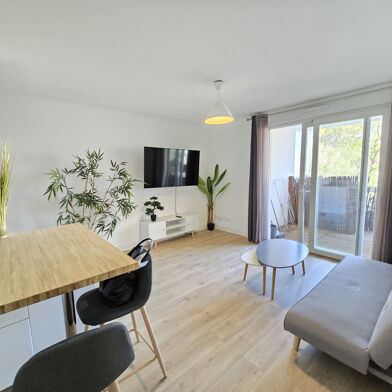 Appartement 2 pièces 890 €