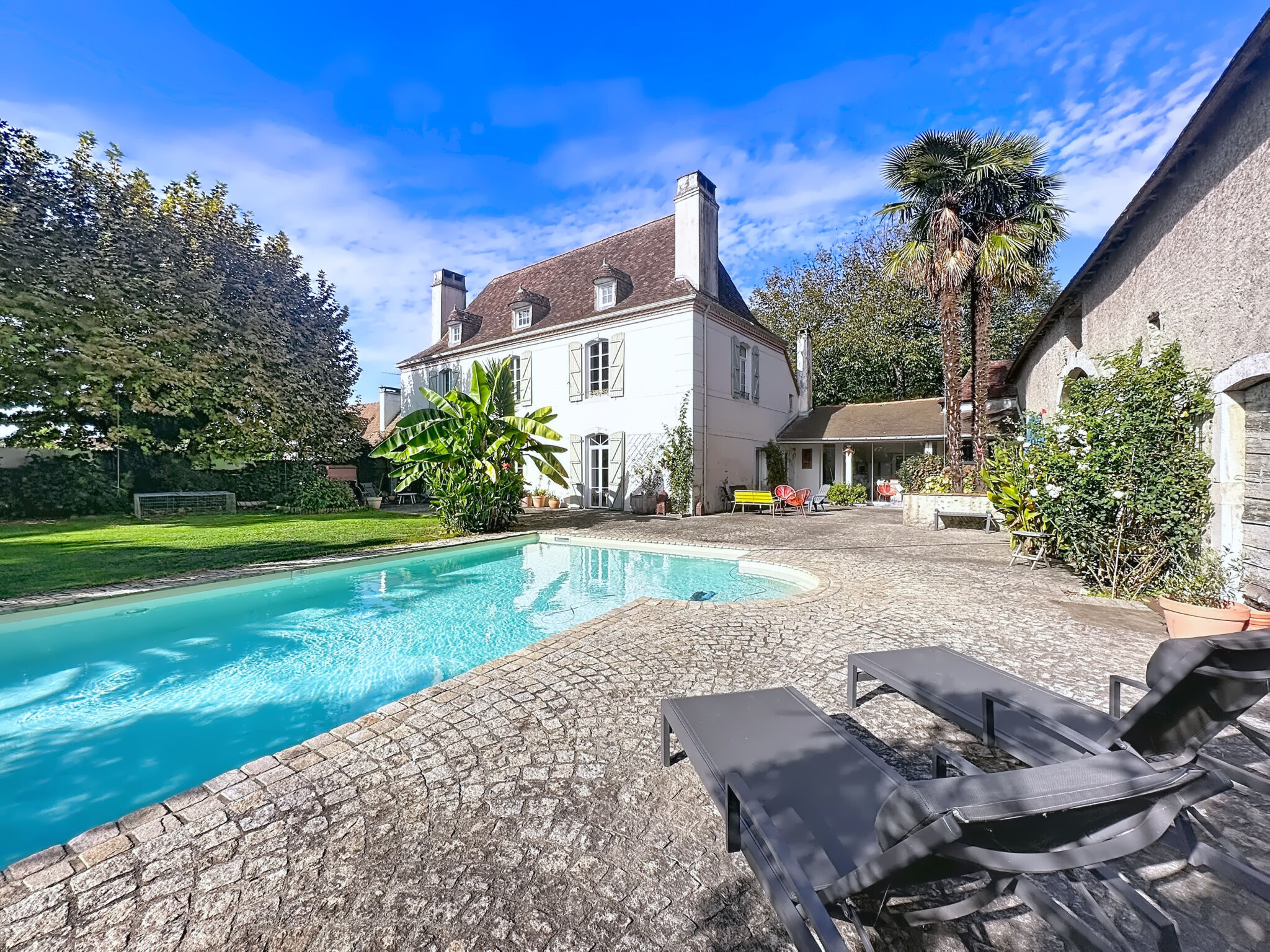 Villa / Maison  T9 à vendre Lescar 64230