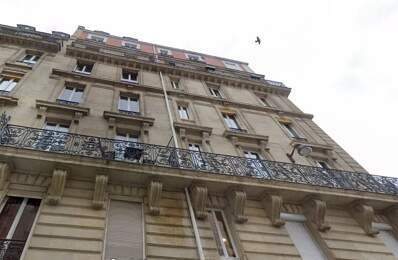 PARIS 17E — CHAMBRE DE SERVICE AVEC ASCENSEUR — photo du bien