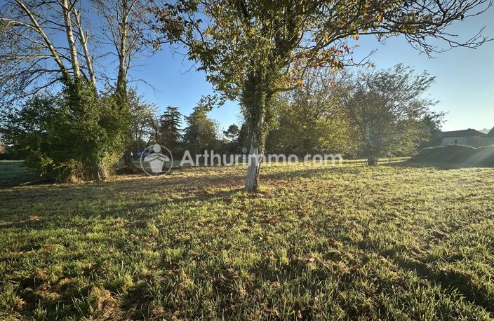 Terrain à bâtir, 2000 m², Proche centre-ville de Neuvic — photo 4