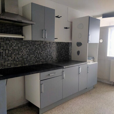 Appartement 4 pièces 690 €