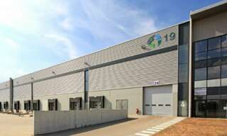 Commerce  24526 m² à louer à Saint-Quentin-Fallavier (38070)
