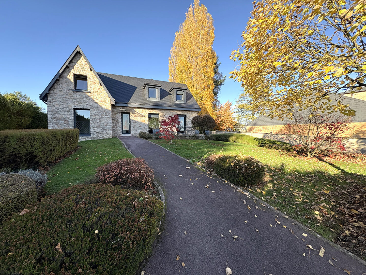 Villa / Maison  T6 à vendre Prix-lès-Mézières 08000