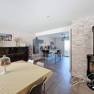 Maison 7 pièces 332800 €