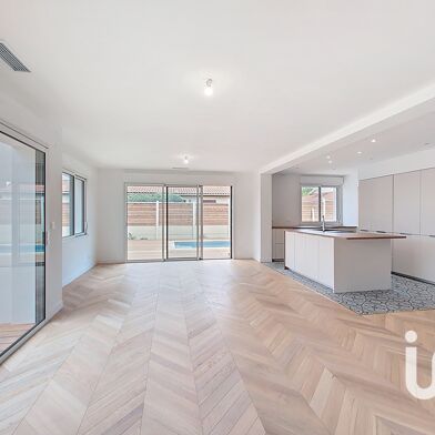 Maison 5 pièces 495000 €