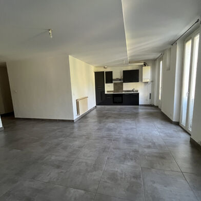 Appartement 3 pièces 880 €