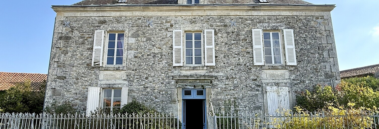 Maison 7 Pièces 275 m² à vendre à Marsais-Sainte-Radégonde (85570)