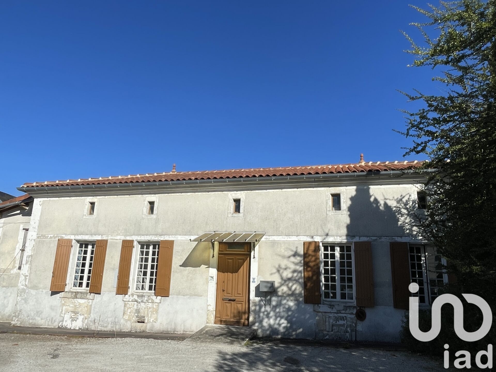 Barbezieux-St-Hilaire - 152m² - 5p. - 3ch.