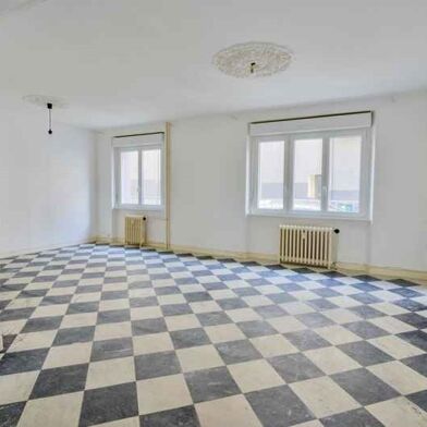 Appartement 5 pièces 223650 €