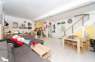 Maison en pierre de 3 pièces principales — photo du bien