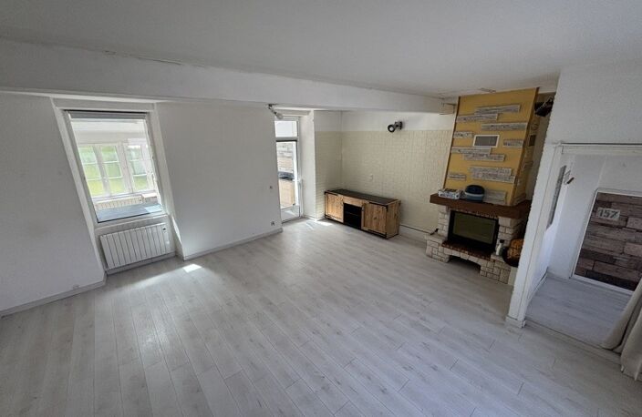 Maison en pierre de 3 pièces principales — photo 2