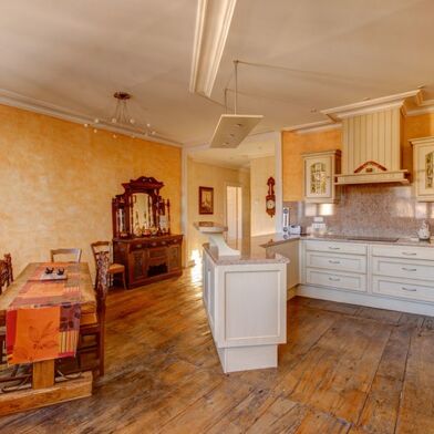 Appartement 6 pièces 179655 €