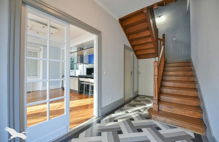 Maison de ville de 8 pièces principales — photo 2