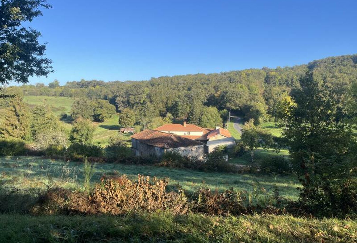 Ferme (tte) de 6 pièces principales — photo 1