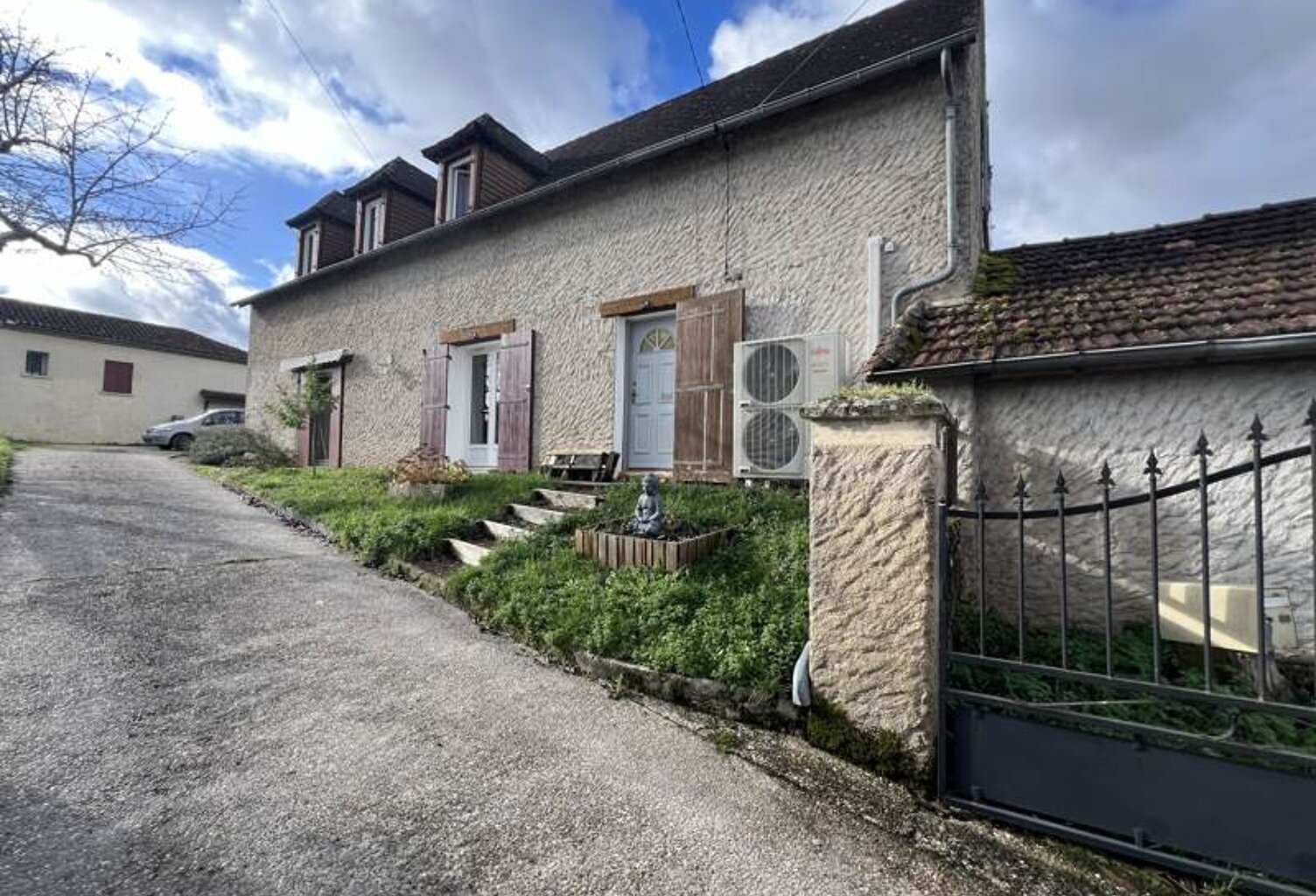 Maison de bourg de 6 pièces principales — photo 1