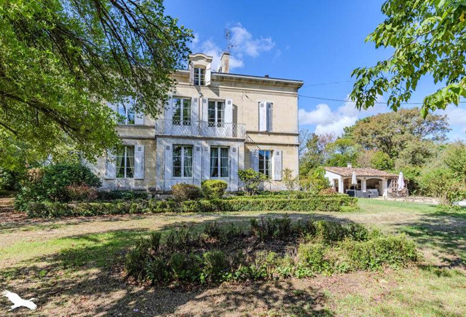 Maison en pierre de 9 pièces principales — photo 1