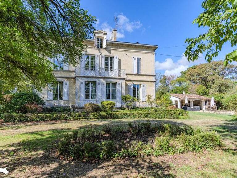 Maison en pierre de 9 pièces principales — photo 1