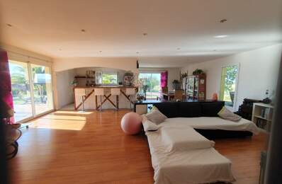 Villa de 6 pièces principales — photo du bien