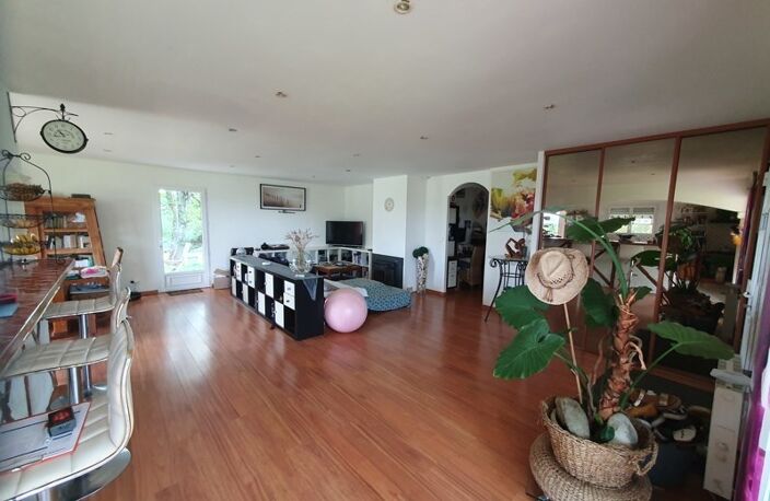 Villa de 6 pièces principales — photo 3