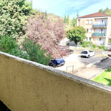 Appartement 3 pièces 700 €