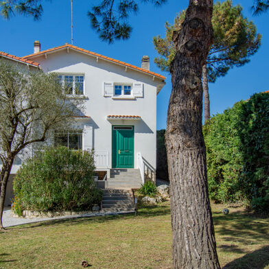 Maison 8 pièces 997900 €